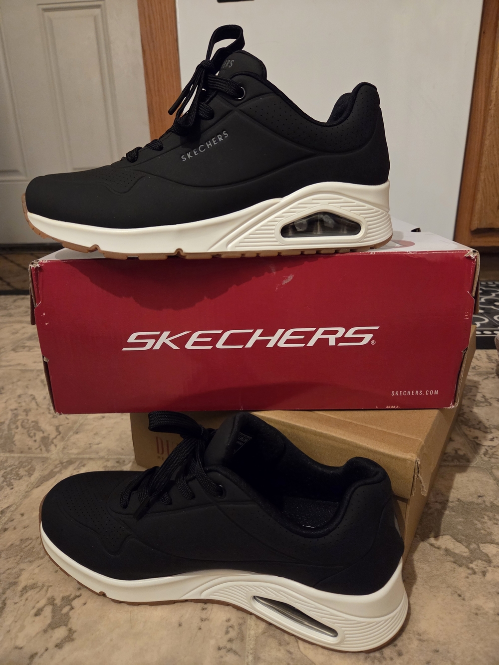 Skechers Womens’s Uno Wide Width Sneaker NWOT